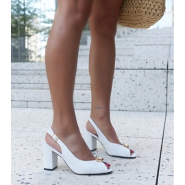 Pompe albe cu branț din piele Asima 2