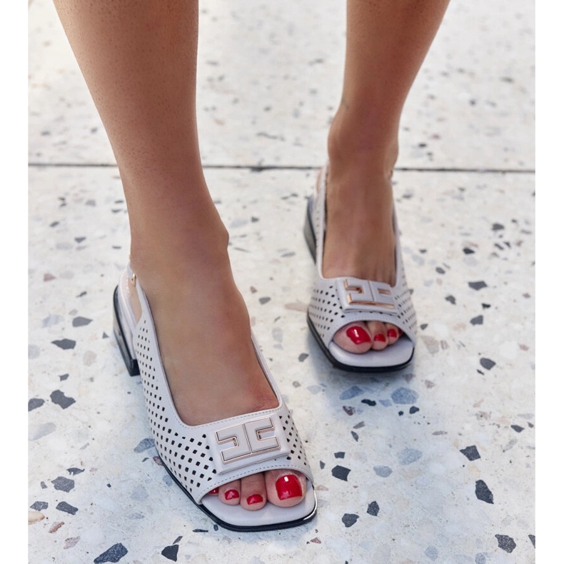 Sandale ajurate pe un bloc masiv Sajida gri 1