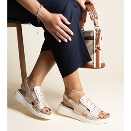 Sandale Imogne aurii cu o parte superioară ajurata de aur 2