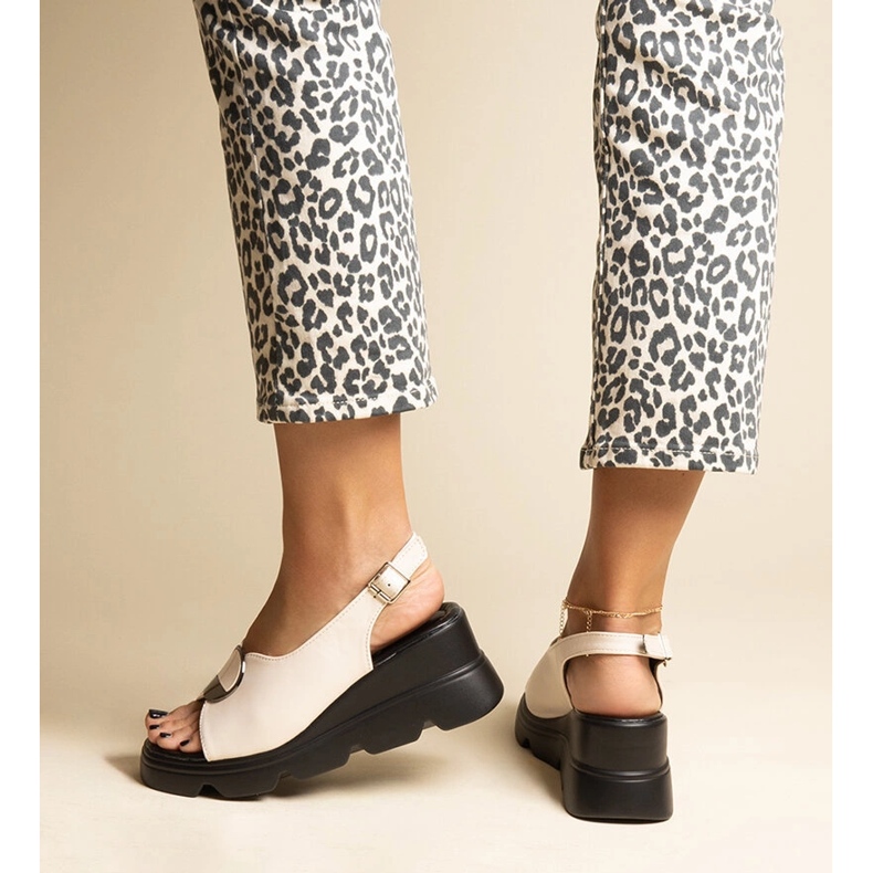 Sandale cu pană bej cu cataramă Bayley 1 Sandale cu pană bej cu cataramă Bayley 1