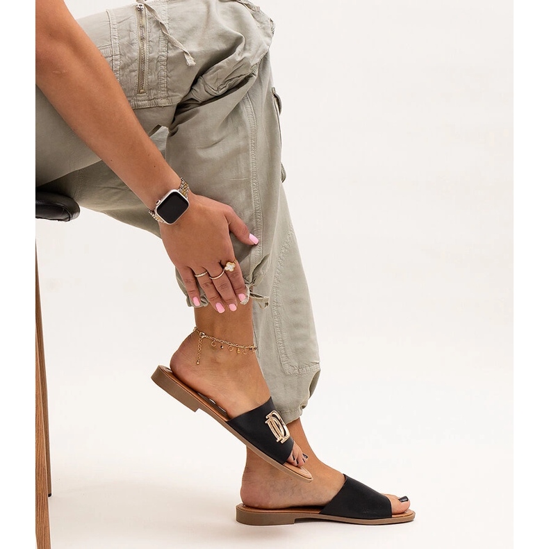 Șlapi negri cu cataramă Almeita negru 1