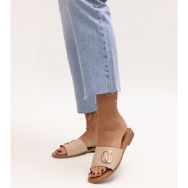 Sandale cu cataramă bej de la Almeita 1