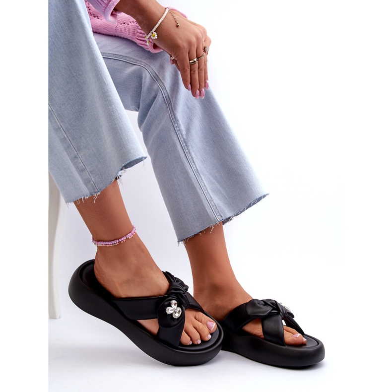 Flip-flops din piele pentru femei pe platformă neagră GOE NN2N4110 negru 8