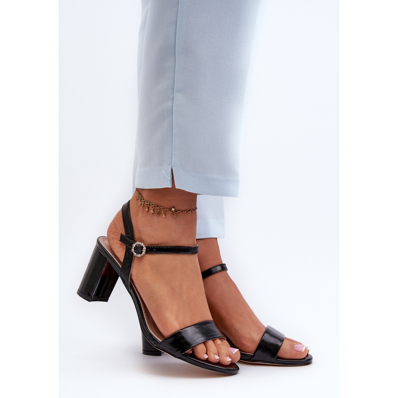 Sandale negre Glindra cu toc înalt negru 2