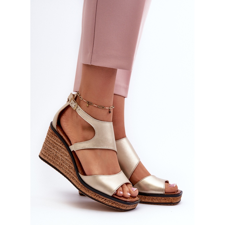 Sandale cu pană din piele de damă Maciejka 06657-25 Aur de aur 2