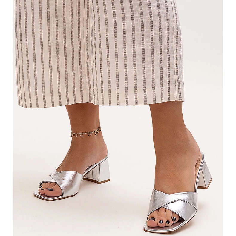 Flip-flops Fanan argintii cu toc înalt 1