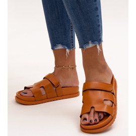 Flip-flops maro cu velcro de la Kassis 1