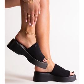 Șlapi negri pe platforma Big Star NN274021 negru 1