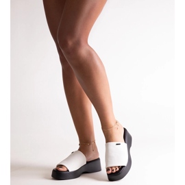 Flip-flops albi pe platforma Big Star NN274022 3