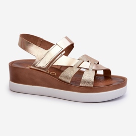 Sandale din piele pentru femei Zazoo 40397 pe platformă, aurii de aur 1