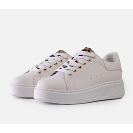 Tenisi albi cu decor Asmait atrăgător 1 Tenisi albi cu decor Asmait atrăgător 1