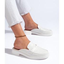 Flip-flops albi închisi pentru femei 1