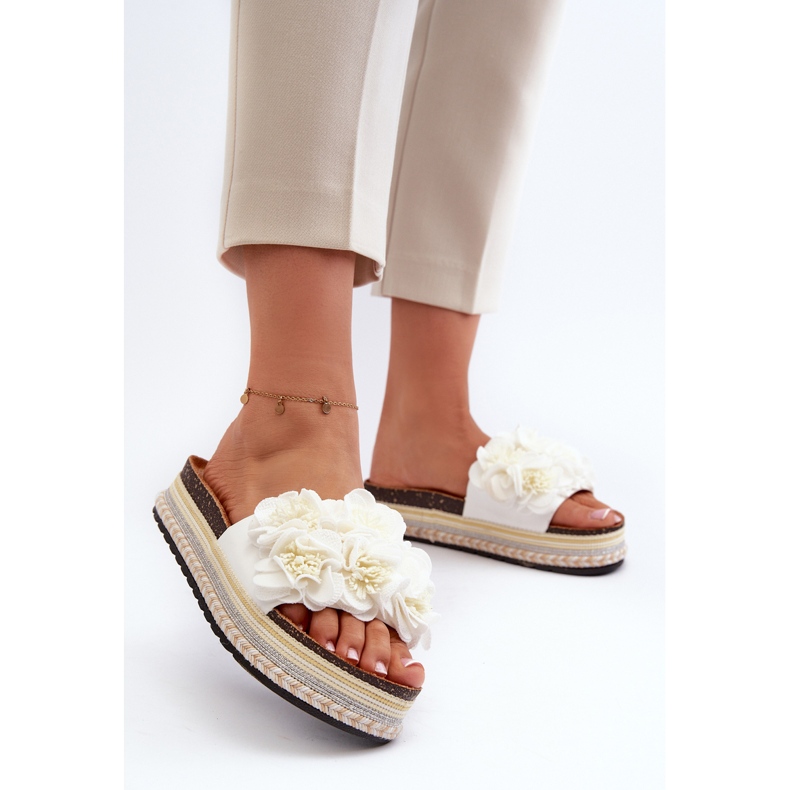 Flip-flops de dama cu platforma decorati cu flori, alb Nodina 2