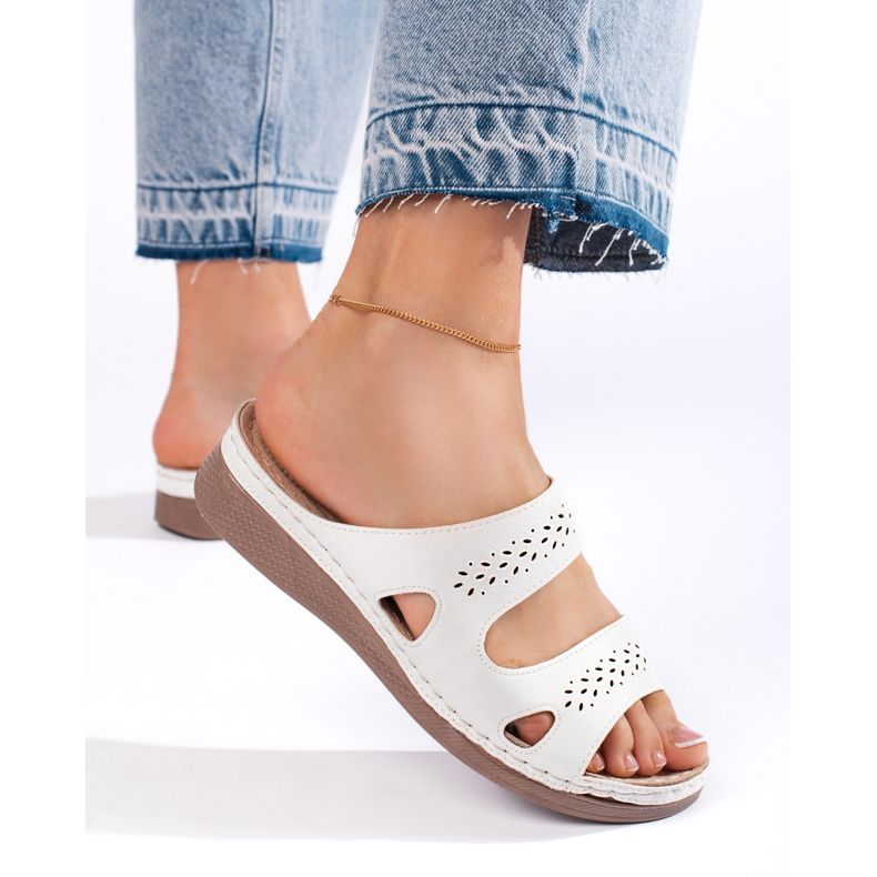 Șlapi albi confortabili de damă 1