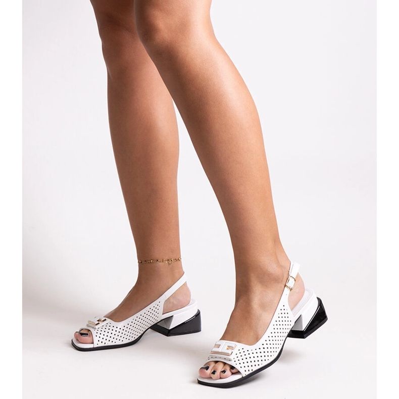 Sandale ajurate pe un bloc masiv Sajida alb 1