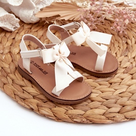 Sandale pentru copii din piele lacuta cu fundita Velcro, Joratia bej deschis 2 Sandale pentru copii din piele lacuta cu fundita Velcro, Joratia bej deschis 2