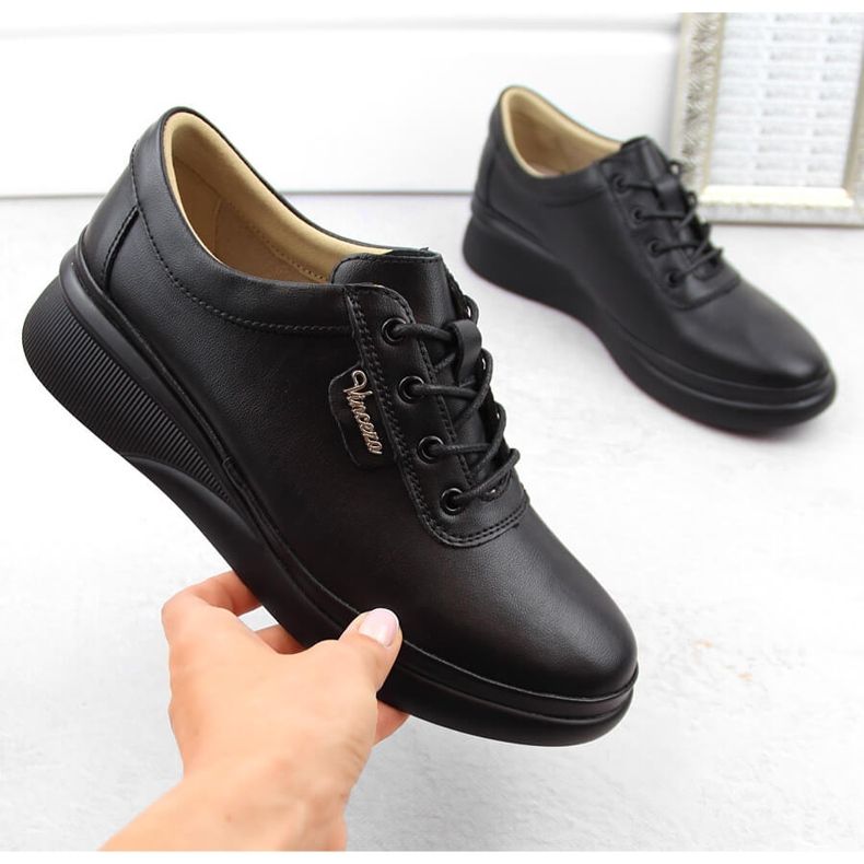 Pantofi de damă din piele neagră cu șireturi Vinceza 7922 negru 1