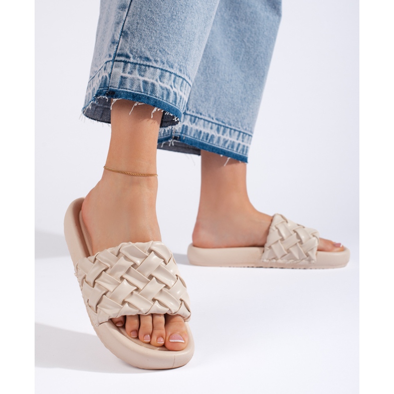 Papuci de damă bej împletit 1