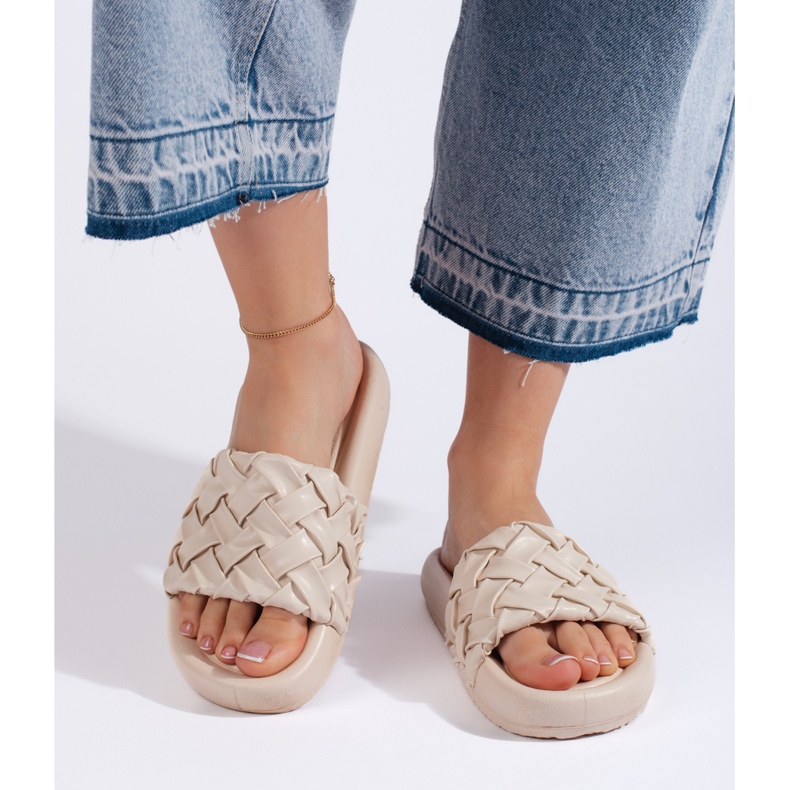 Papuci de damă bej împletit 2