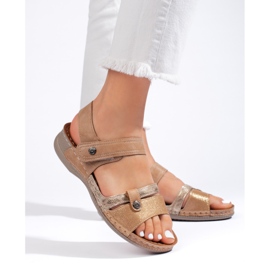 Sandale maro confortabile de dama 1