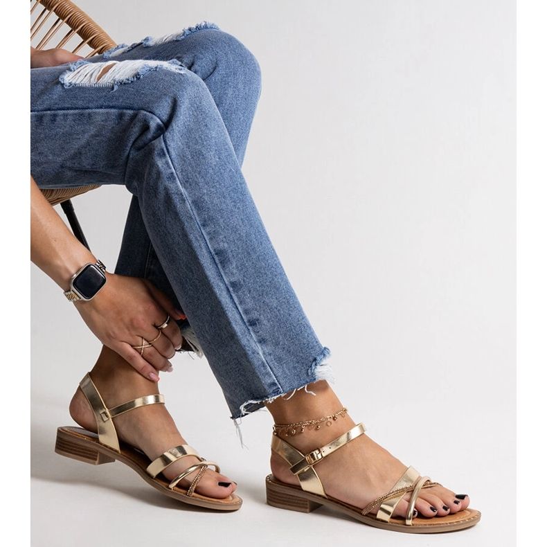 Sandale aurii cu toc înalt cu zirconii cubici Elanoria de aur 1 Sandale aurii cu toc înalt cu zirconii cubici Elanoria de aur 1