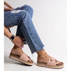 Papuci roz masiv cu talpă decorativă Nibalie 1