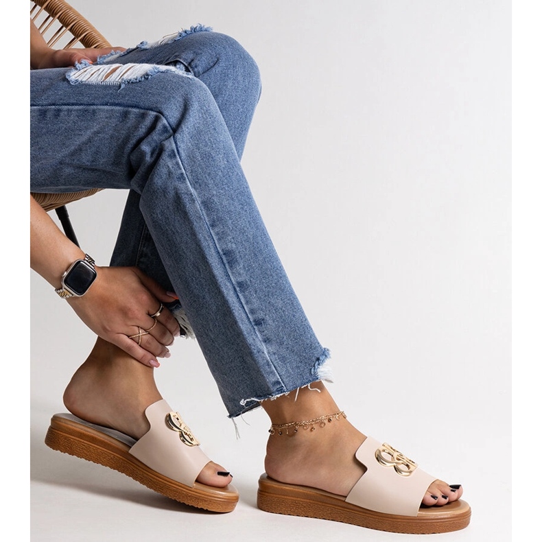 Șlapi bej cu cataramă decorativă Jinan 1