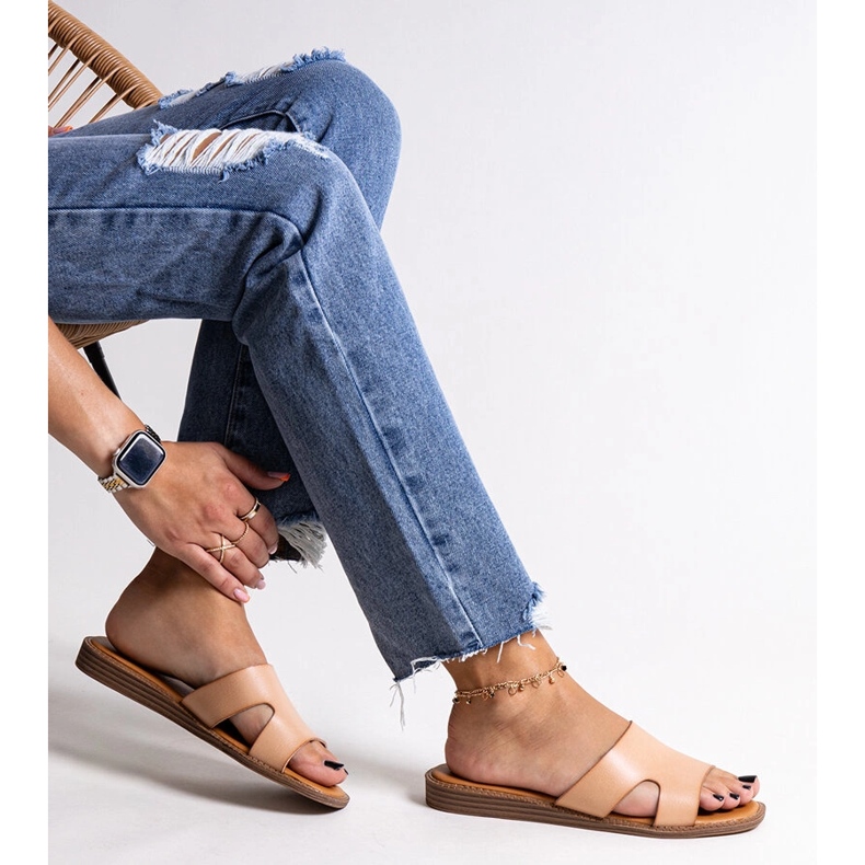 Șlapi din piele ecologică bej de la Kajetana 1