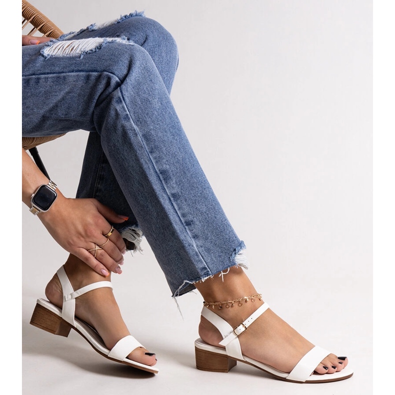 Sandale albe cu toc bas Basina 1