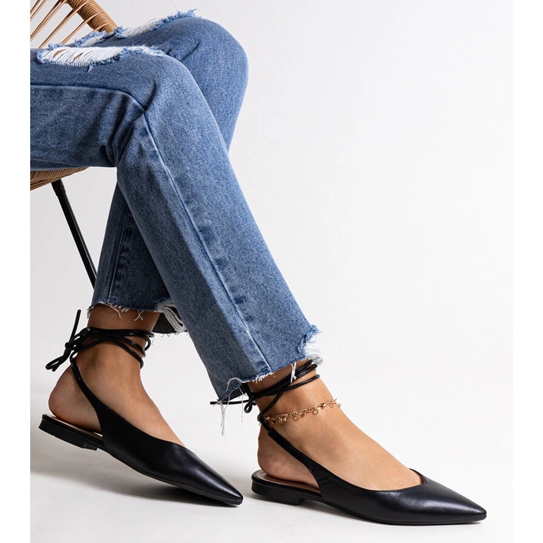 Balerini negri legati din piele ecologica Batra negru 1 Balerini negri legati din piele ecologica Batra negru 1