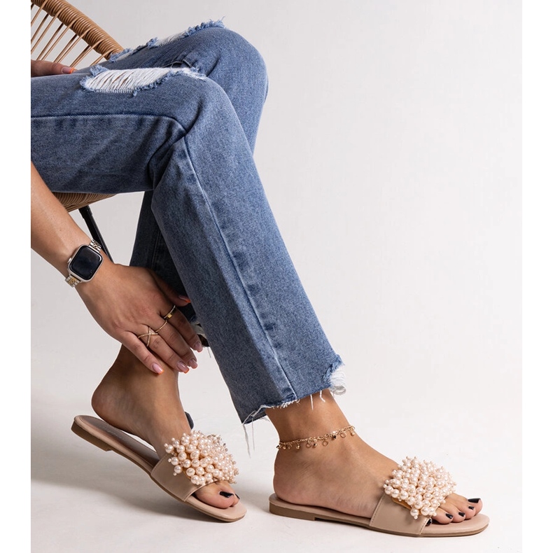 Slapi bej decorate cu margele Atiyene 1