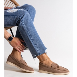 Mocasini maro închis cu pandantiv din metal de la Fiorano bej 1