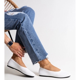 Balerini din material alb de la Yafia 1