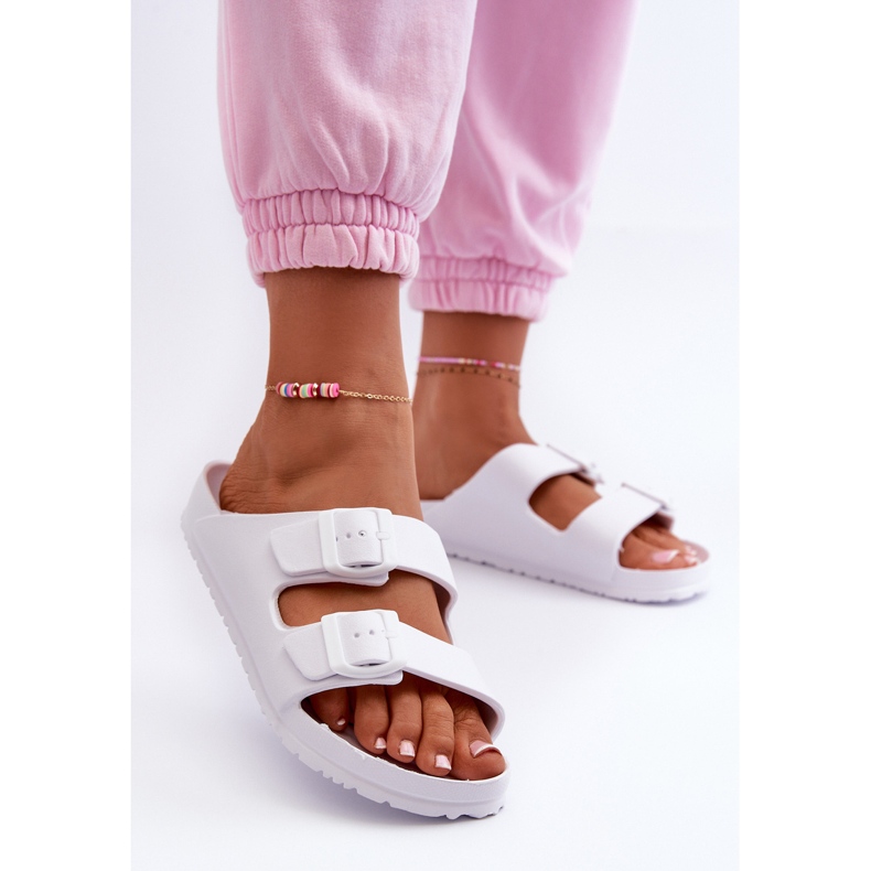 Flip-flops de damă spumă cu catarame alb luciene 2 Flip-flops de damă spumă cu catarame alb luciene 2