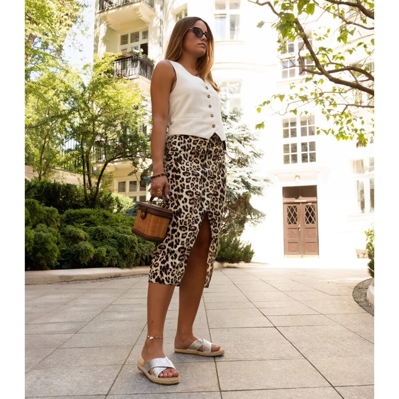 Papuci ajurati argintii de la Awet 2