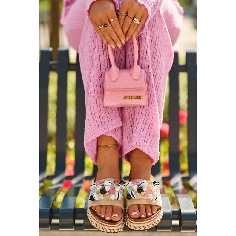 Slapi Dama Pe Platforma Cu Decoratiuni S.Barski HY077 Bej 2