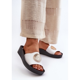 Flip-flops din piele pentru femei Zazoo 2920 cu detalii aurii, alb 2