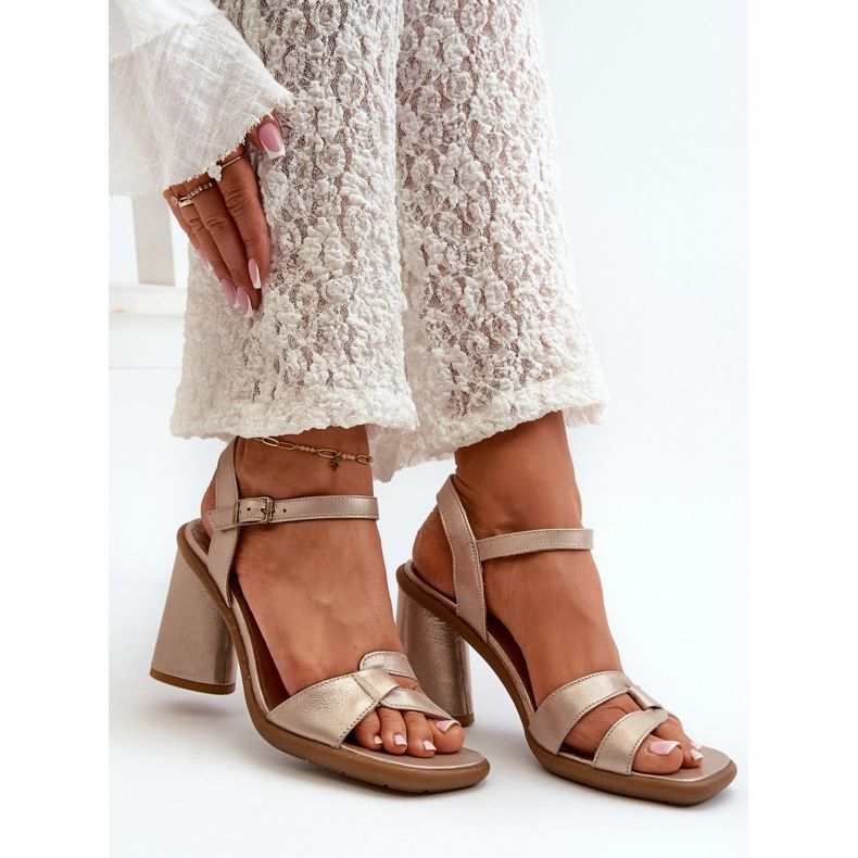 Sandale din piele cu toc înalt Maciejka 06029-25 Aur de aur 1 Sandale din piele cu toc înalt Maciejka 06029-25 Aur de aur 1