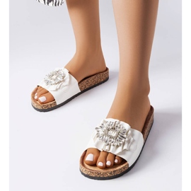 Papuci albi cu talpa de pluta de la Roy 1