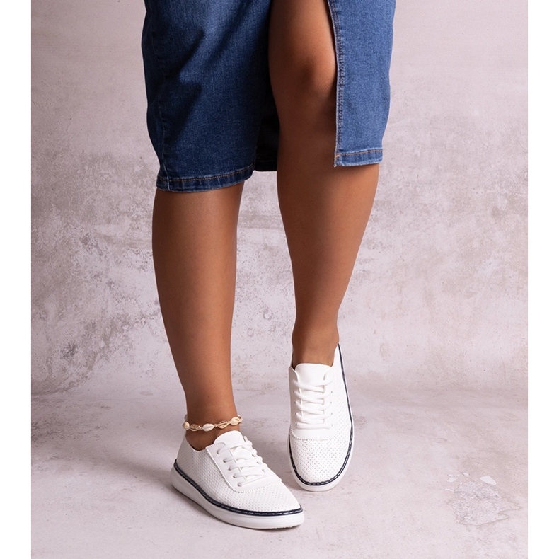 Adidași Biserka alb și bleumarin 1 Adidași Biserka alb și bleumarin 1