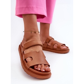 Flip-flops de damă din piele ecologică cu Velcro Camel Silaka maro 2