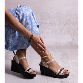 Sandale cu pană Farah aurii de aur 1 Sandale cu pană Farah aurii de aur 1