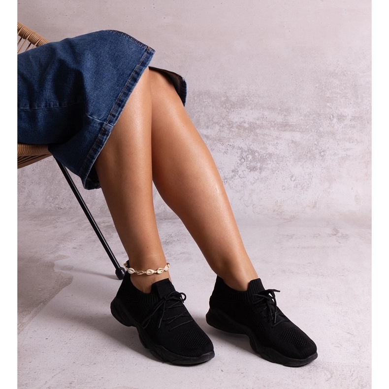 Adidași din material negru de la Madi 1 Adidași din material negru de la Madi 1