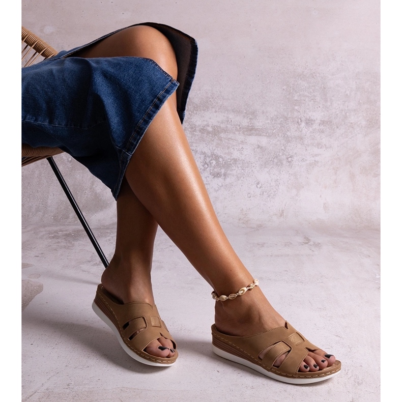 Catâri maro deschis cu pană joasă de Mifsuda 1