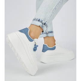 Pantofi albi de dama cu platforma 1