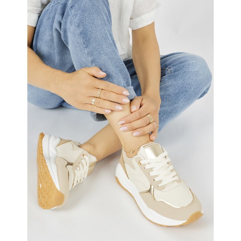 Pantofi sport de dama bej cu talpa groasa 1