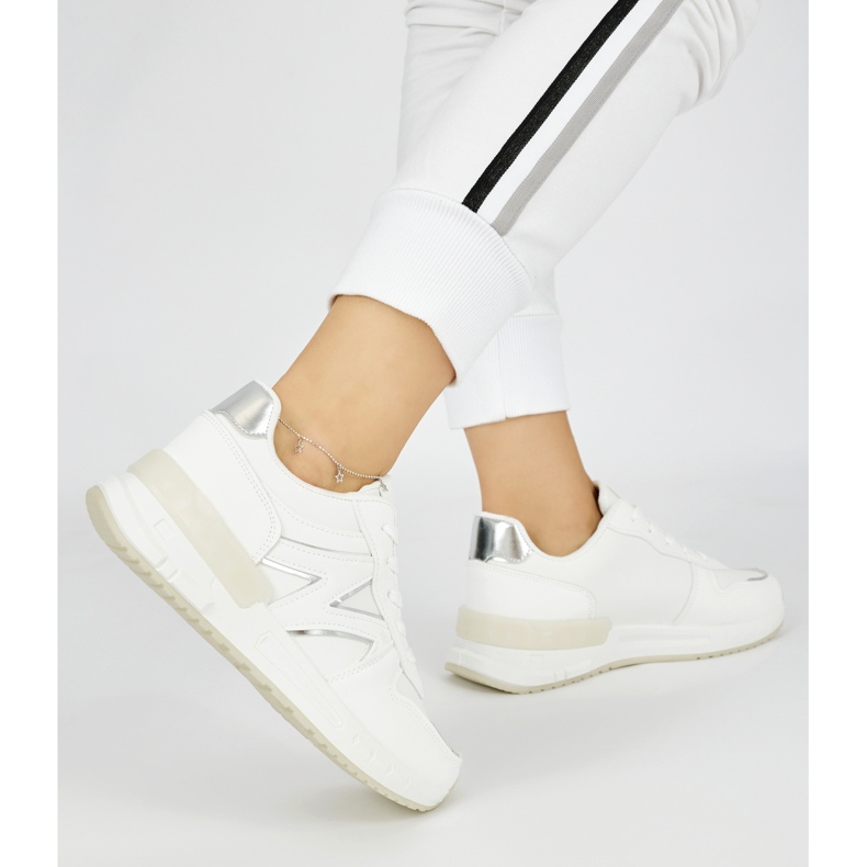 Tenisi albi confortabili de dama 2 Tenisi albi confortabili de dama 2