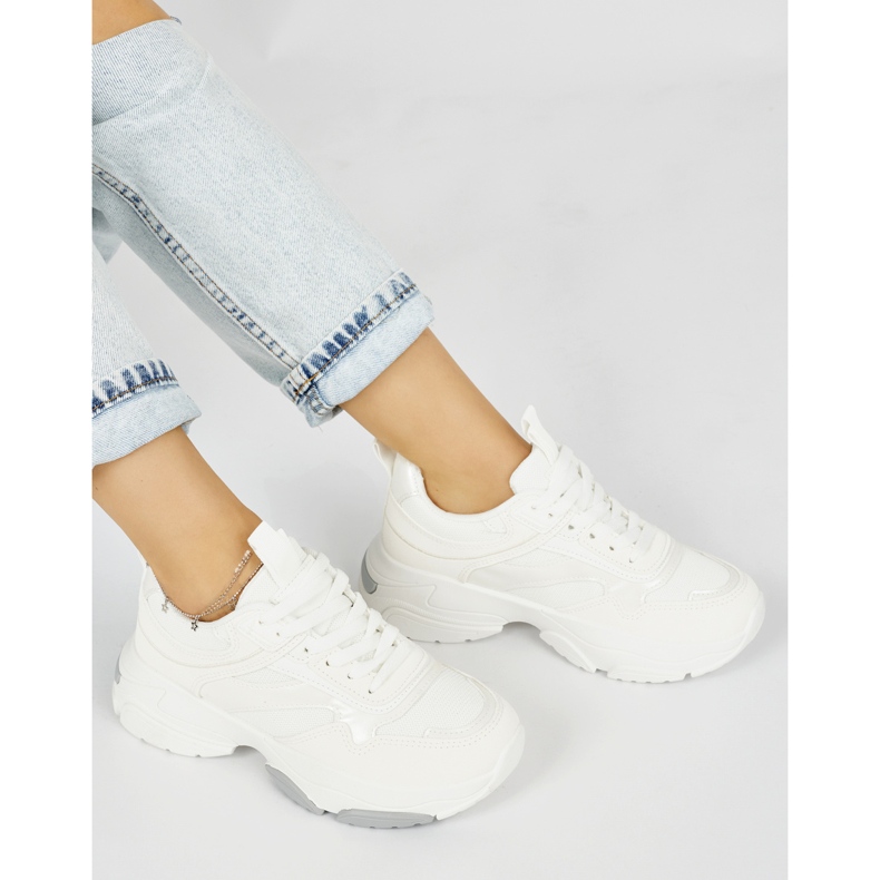 Pantofi sport albi cu talpa groasa 1