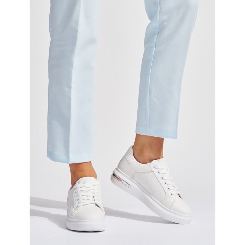 Pantofi sport cu platformă albă 1 Pantofi sport cu platformă albă 1