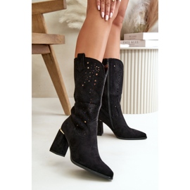 Cizme Damă Ajurate Pe Toc Înalt Cu Degete Ascuțite, Damă Căprioară Neagră Nevithra negru 2 Cizme Damă Ajurate Pe Toc Înalt Cu Degete Ascuțite, Damă Căprioară Neagră Nevithra negru 2